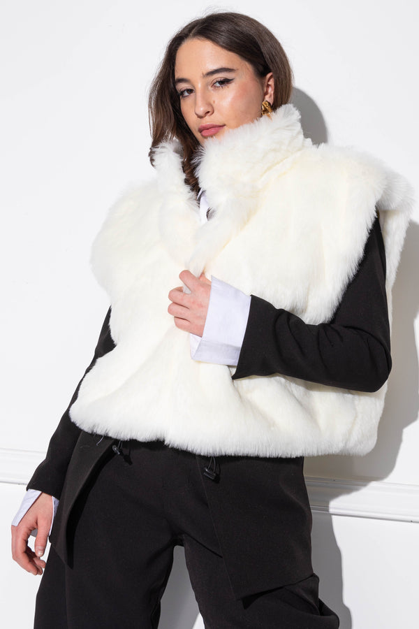 Sirin Vegan Fur white vest