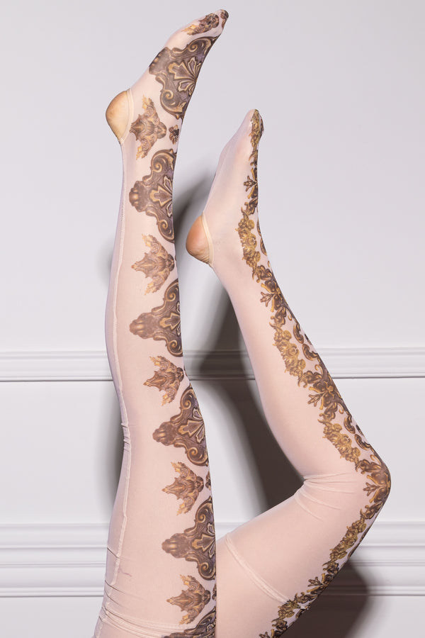 <tc>Lenna Munkácsy white tights</tc>